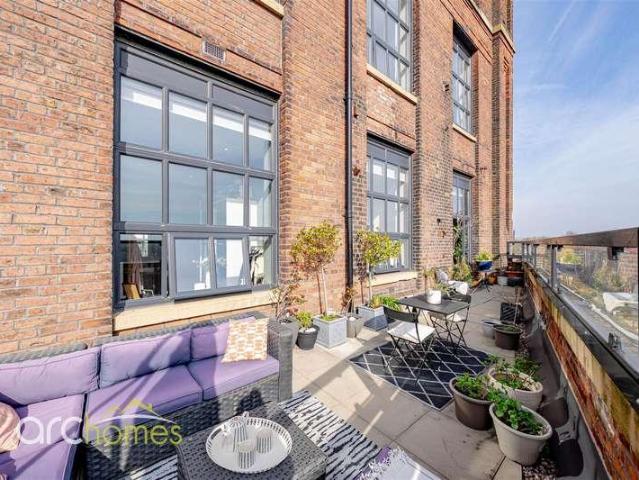 2 bed flat for sale