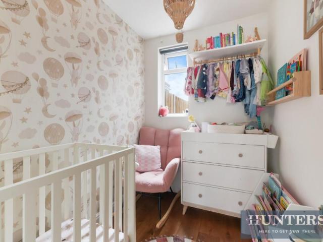 2 bed flat for sale