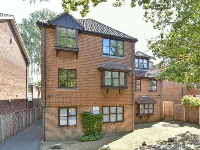 2 bed flat for sale