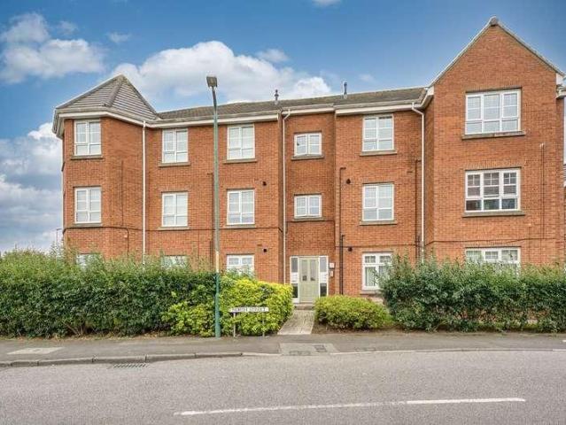 2 bed flat for sale