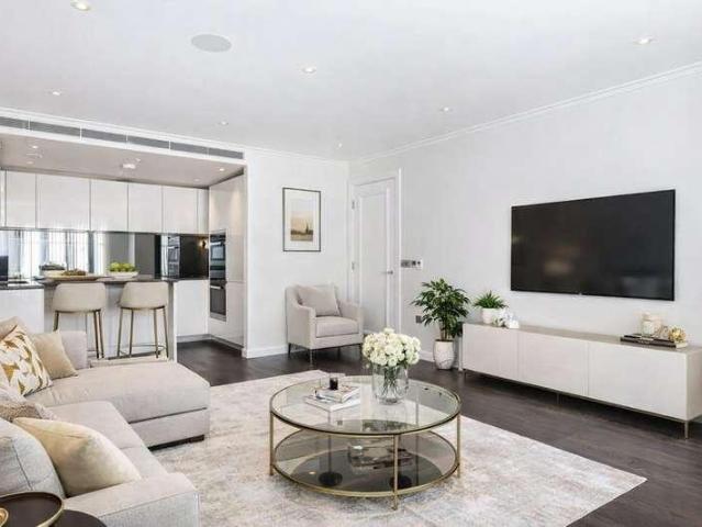 2 bed flat for sale