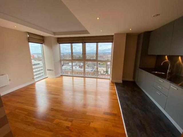 2 bed flat for sale