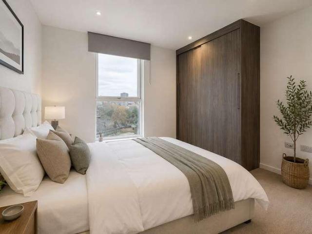 2 bed flat for sale