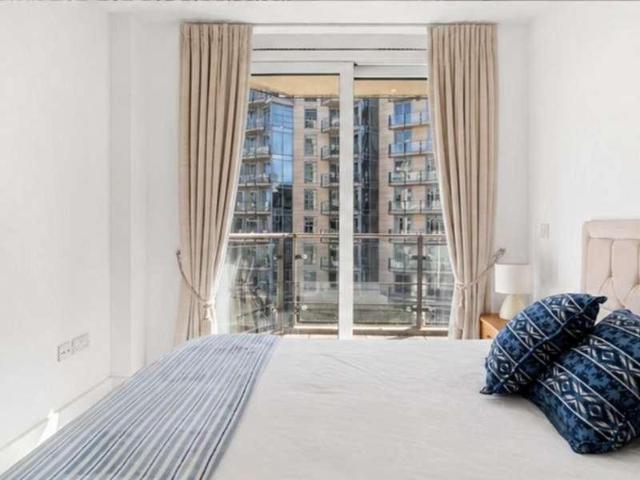 2 bed flat for sale