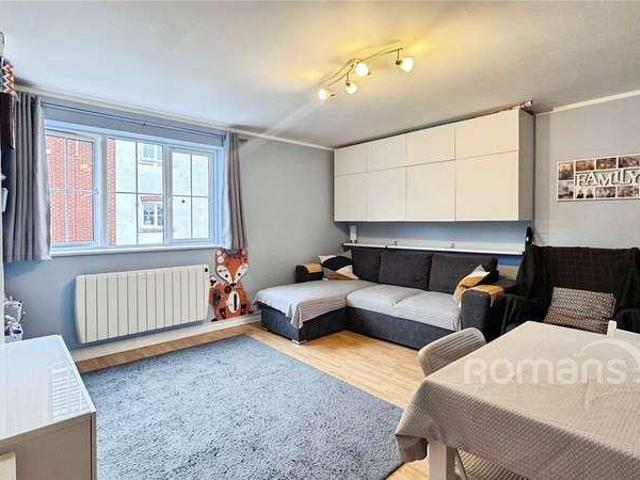 2 bed flat for sale