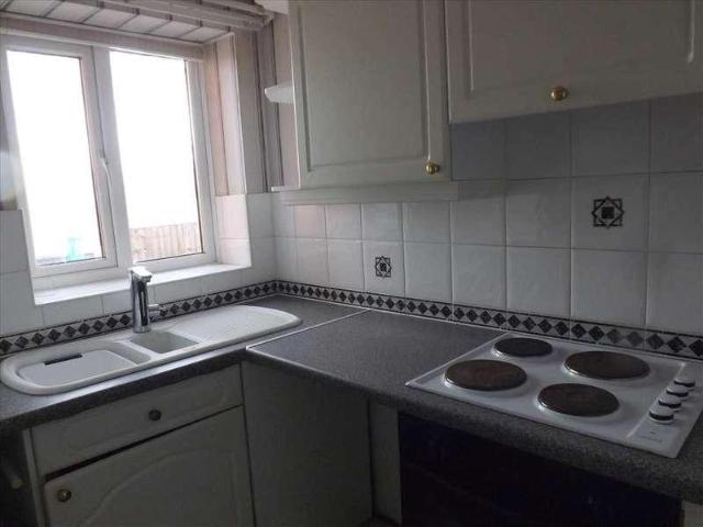 2 bed flat for sale