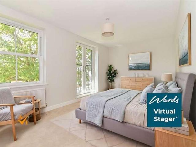 2 bed flat for sale