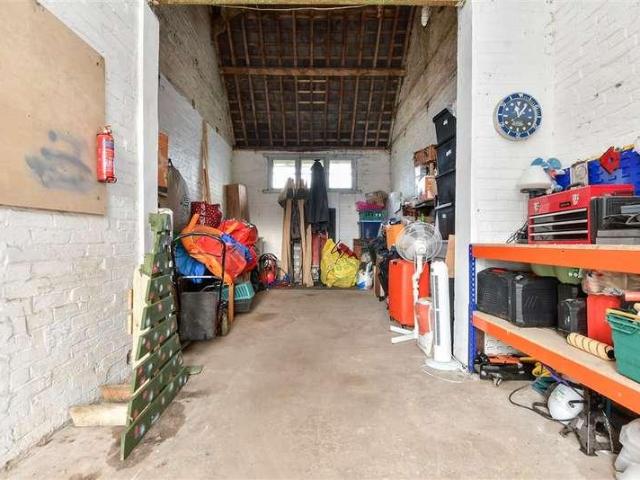 3 bed flat for sale