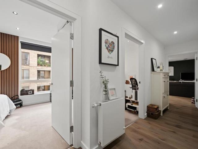 2 bed flat for sale