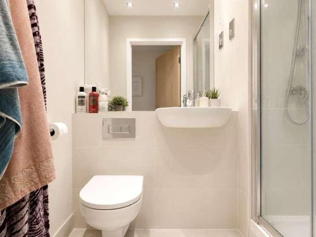 2 bed flat for sale
