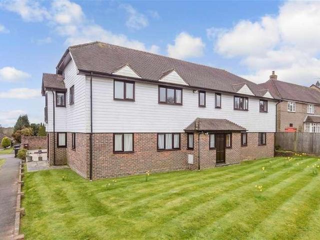 2 bed flat for sale