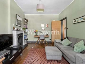 2 bed flat for sale