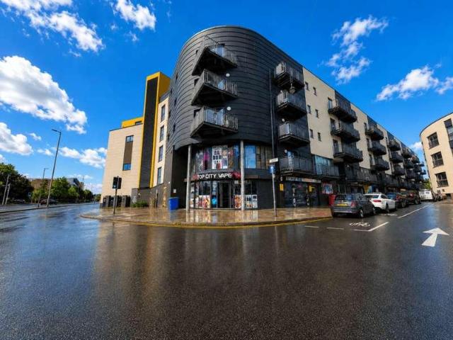 2 bed flat for sale
