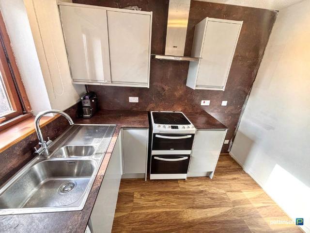 2 bed flat for sale