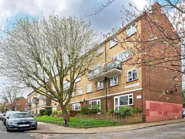2 bed flat for sale