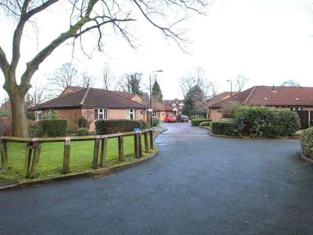 2 bed flat for sale