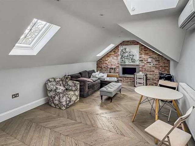 2 bed flat for sale