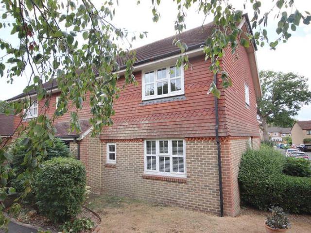 2 bed flat for sale