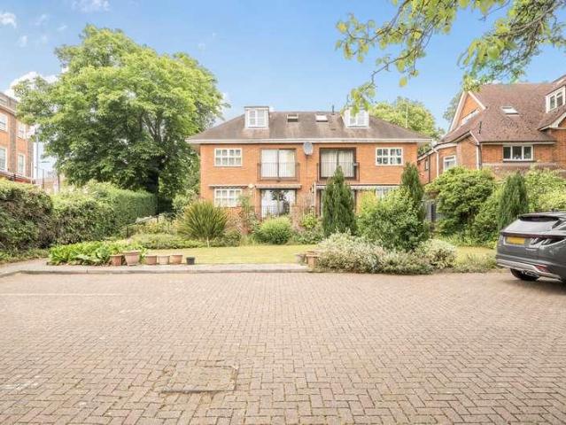 2 bed flat for sale