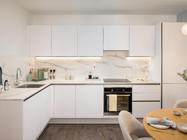 2 bed flat for sale
