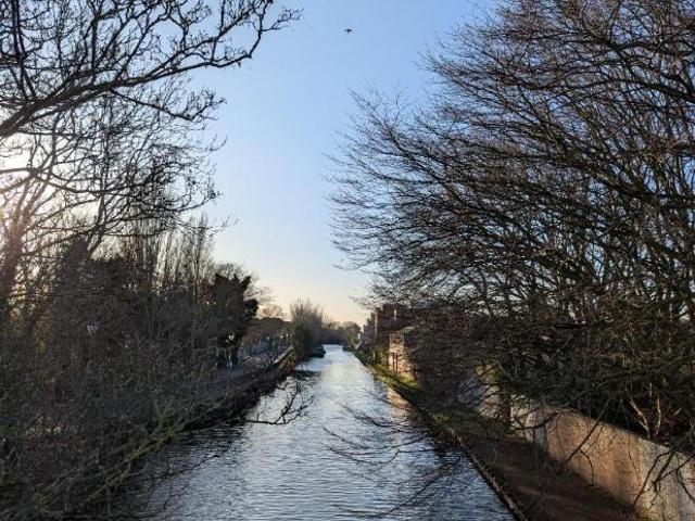 2 bed flat for sale
