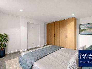 2 bed flat for sale