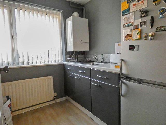 2 bed flat for sale