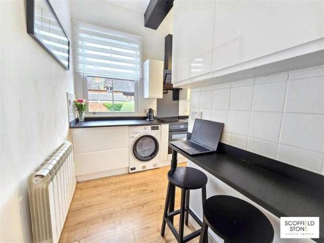 2 bed flat for sale