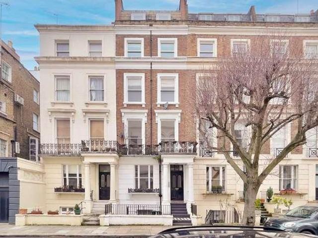 2 bed flat for sale