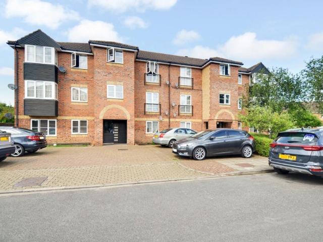 2 bed flat for sale