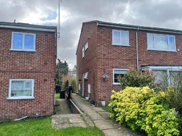 2 bed flat for sale