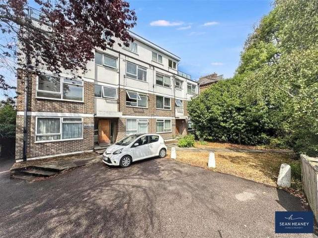 2 bed flat for sale
