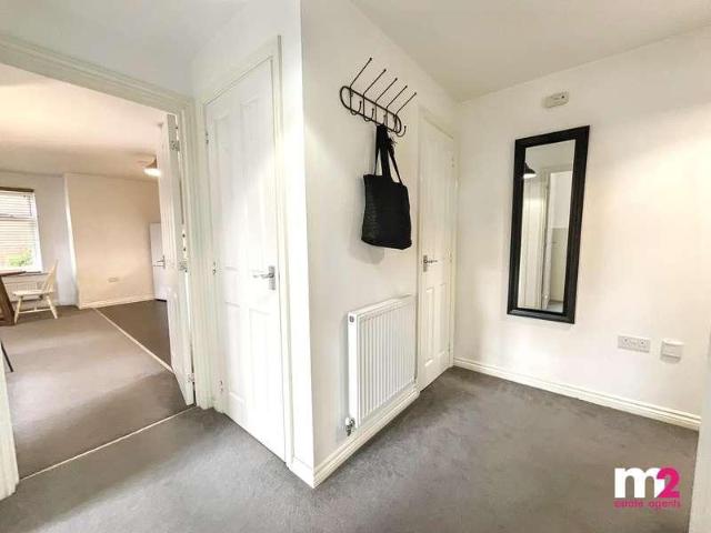 2 bed flat for sale