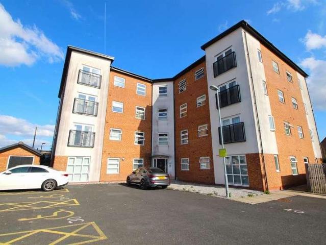 2 bed flat for sale