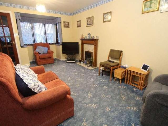 2 bed flat for sale