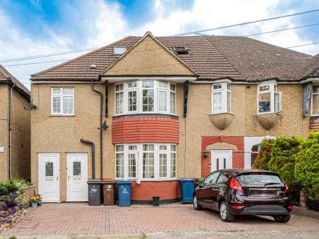 2 bed flat for sale
