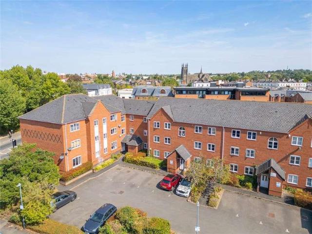 2 bed flat for sale
