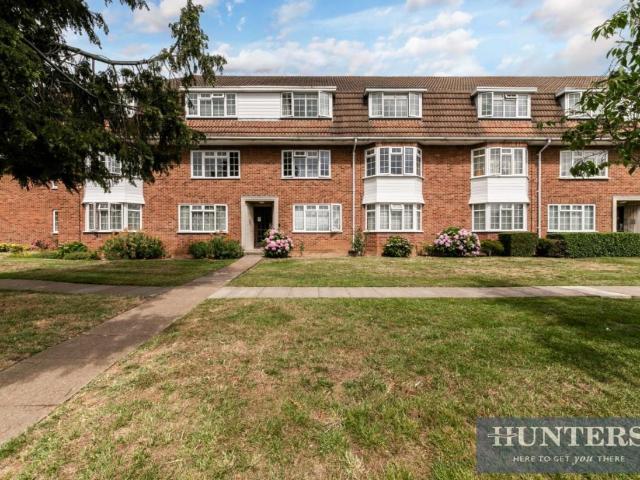 2 bed flat for sale