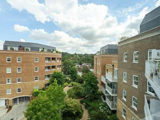 2 bed flat for sale
