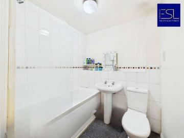 2 bed flat for sale