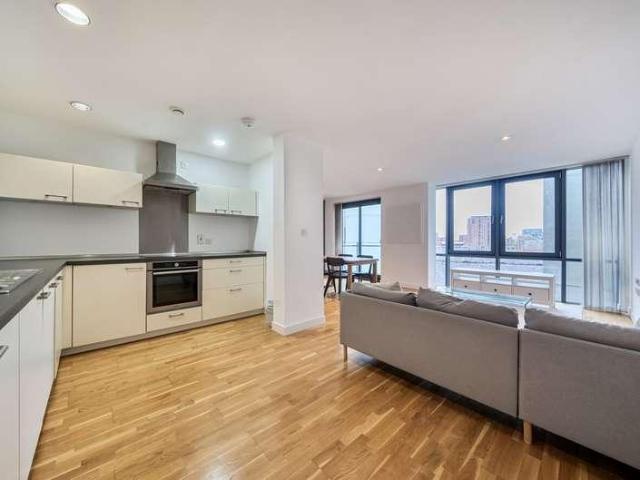 2 bed flat for sale
