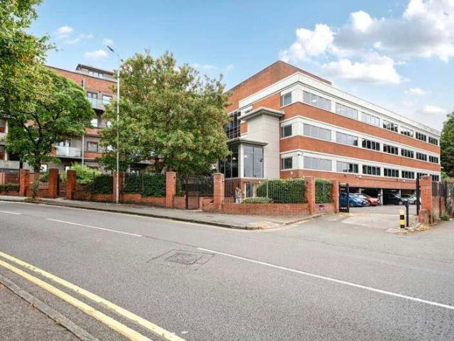 2 bed flat for sale