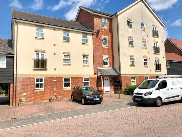 2 bed flat for sale