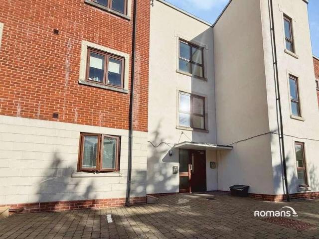 2 bed flat for sale