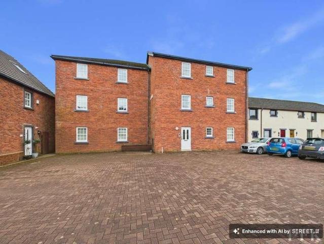 2 bed flat for sale