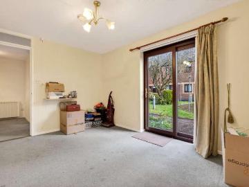 2 bed flat for sale