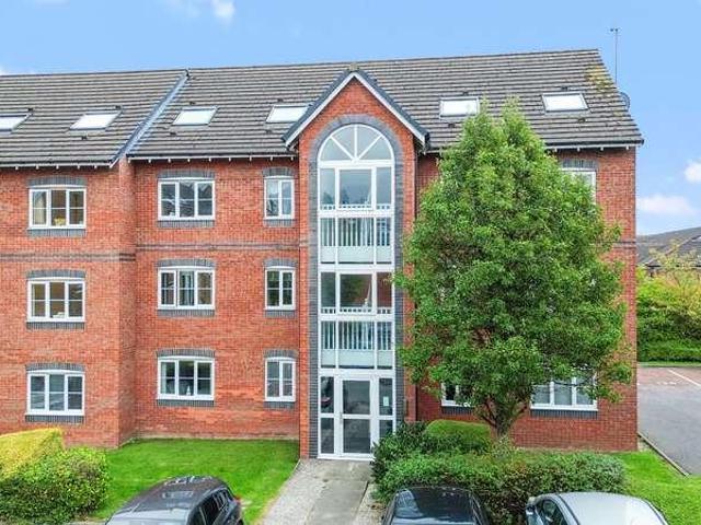 2 bed flat for sale