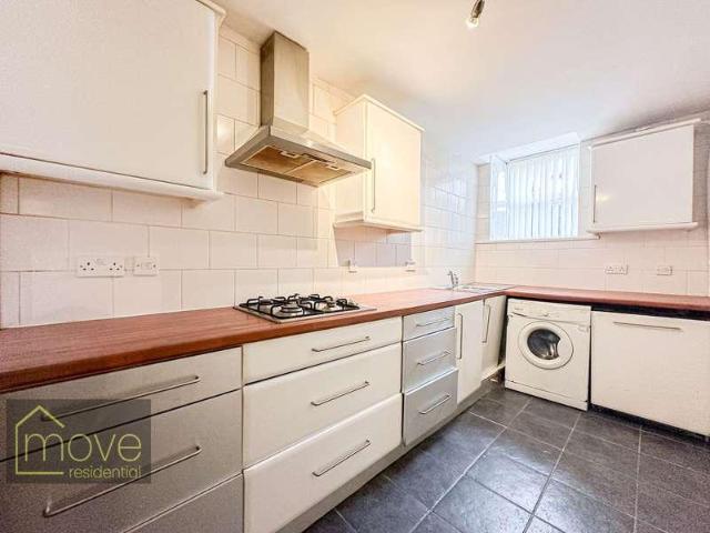 2 bed flat for sale