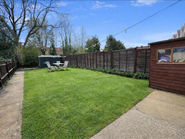 2 bed flat for sale