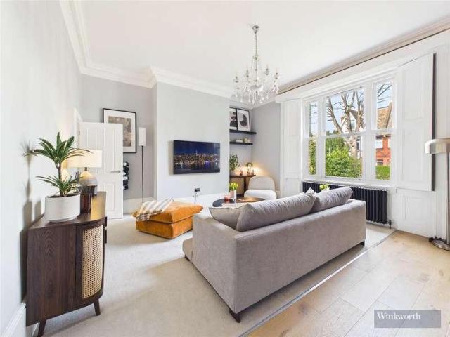 2 bed flat for sale